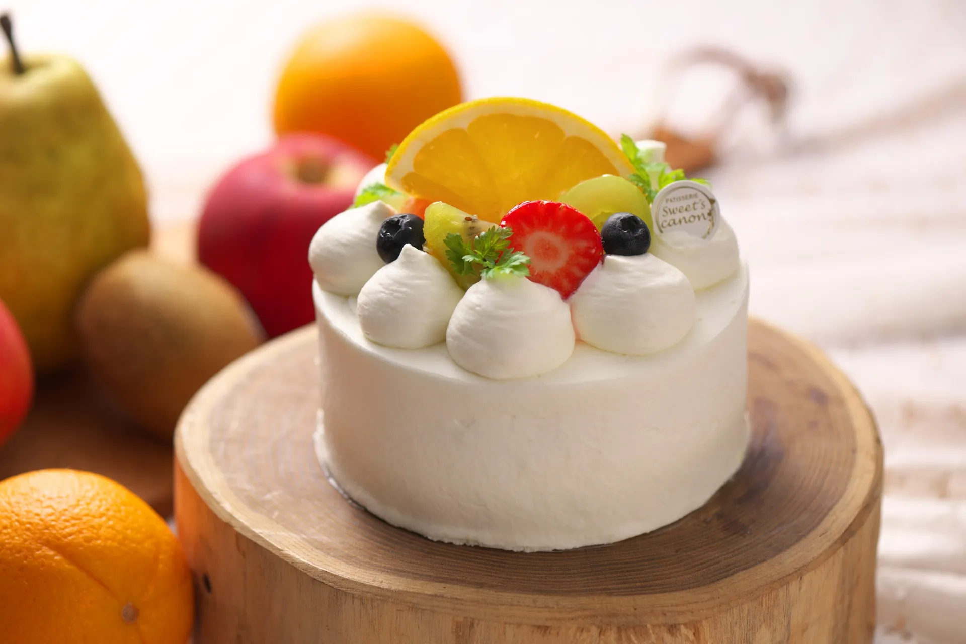 フルーツデコレーションケーキ